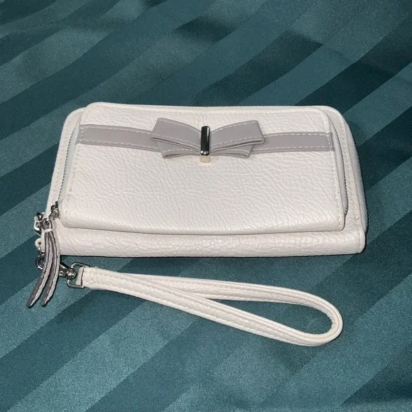 Jessica Simpson Taupe Bow Back Zip Wallet Wristlet 8” X 4.5” X 1” NWOT - Picture 3 of 16